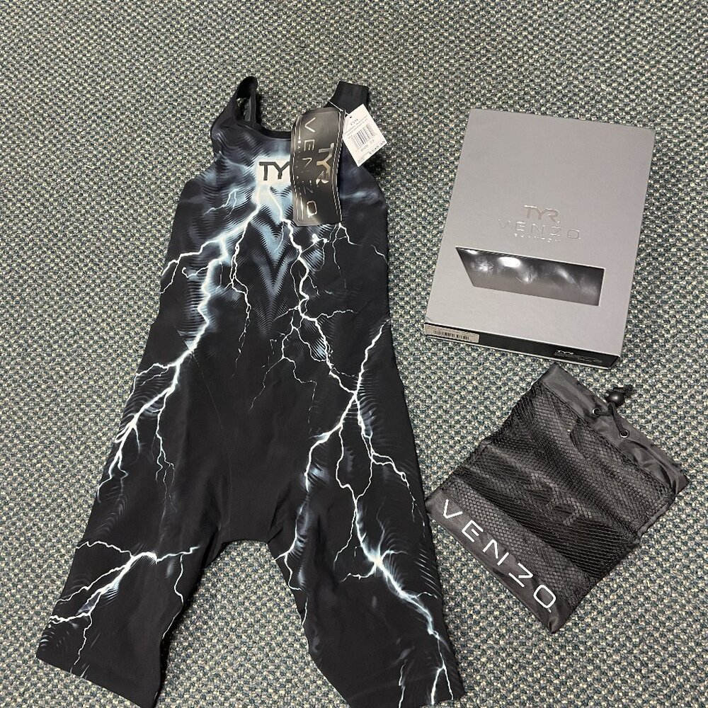 TYR Venzo Oblivion Closed Back Size 23